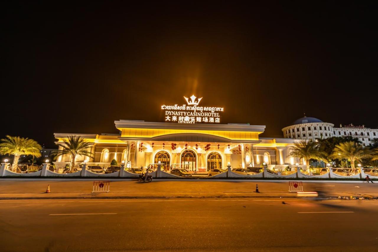 Dynasty Casino Hotel Bavet Exteriör bild