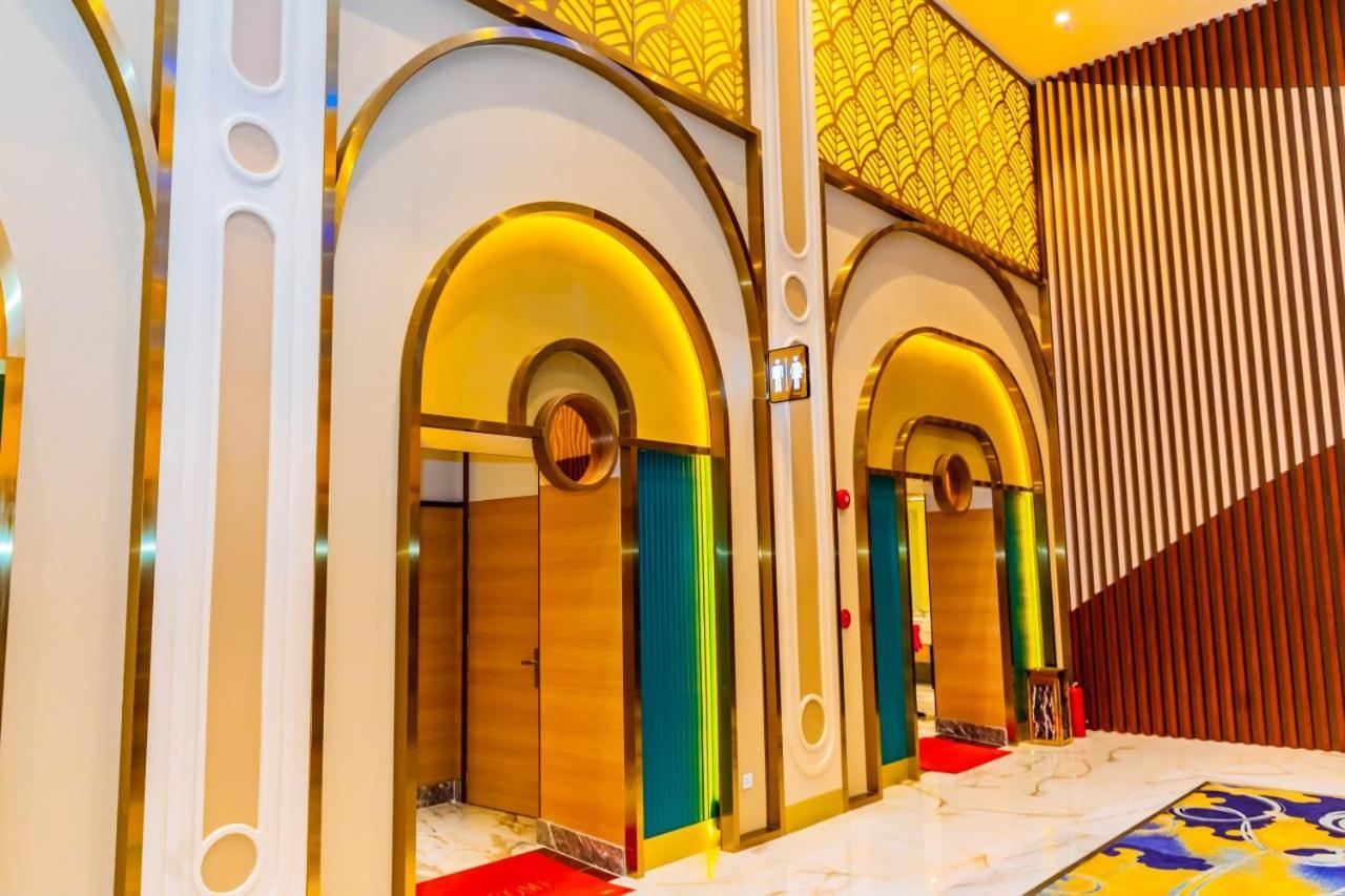 Dynasty Casino Hotel Bavet Exteriör bild
