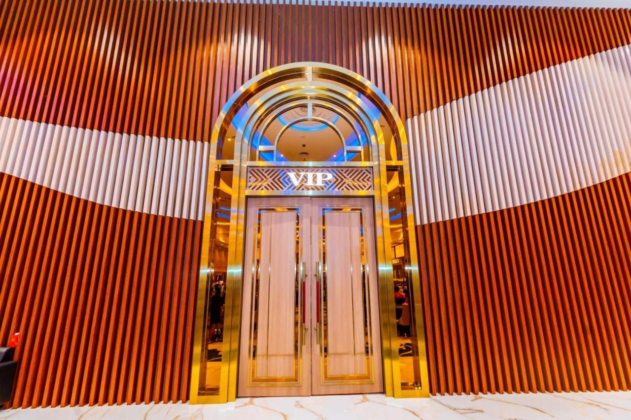 Dynasty Casino Hotel Bavet Exteriör bild