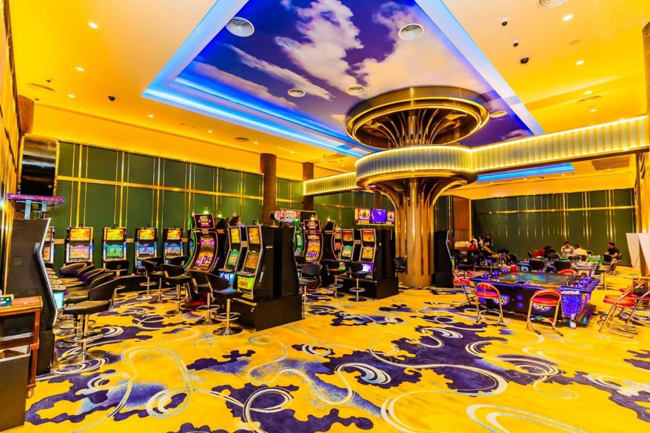 Dynasty Casino Hotel Bavet Exteriör bild